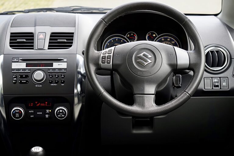 suzuki sx4, car, auto-4305859.jpg